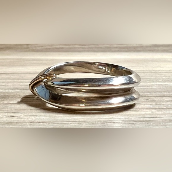 Vintage Designer Signed Sterling Silver & Gold Crossover Modernist Ring, Size 7 - Picture 3 of 11